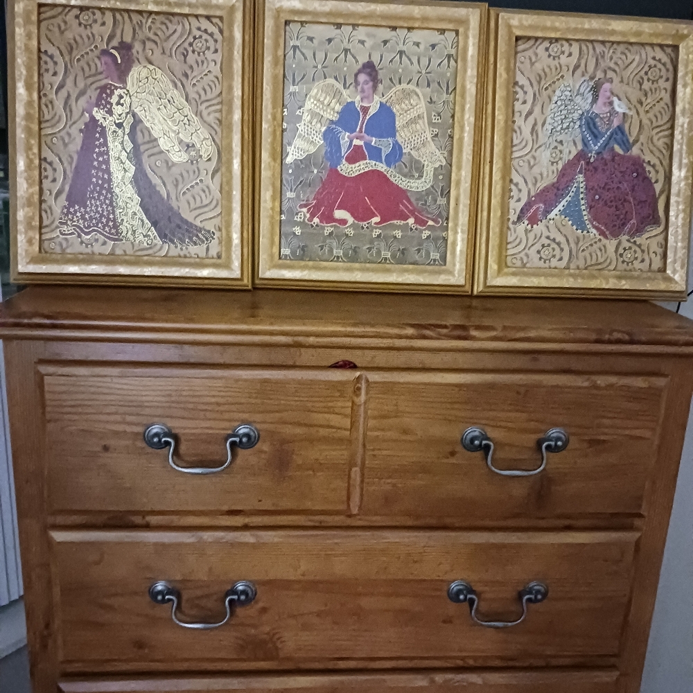 3 wall decor  pictures, angels